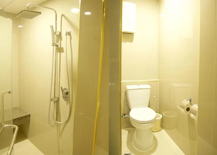 Jolly & Thapra Hotel 3*