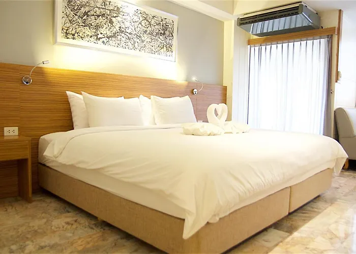 Hotel Jolly & Thapra 3*