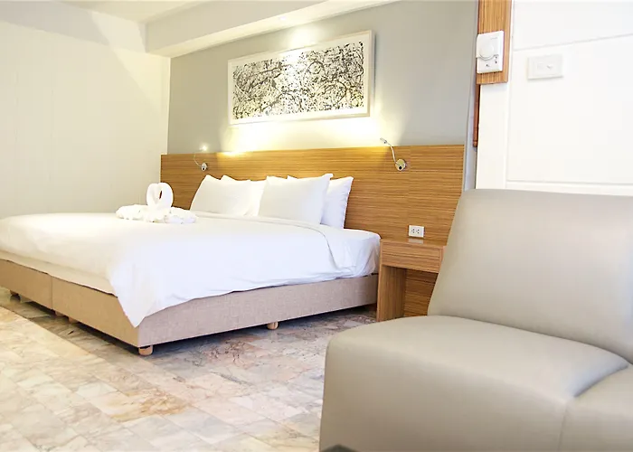 Jolly & Thapra Hotel