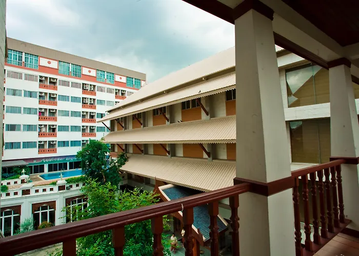 Hotel Jolly & Thapra 3*